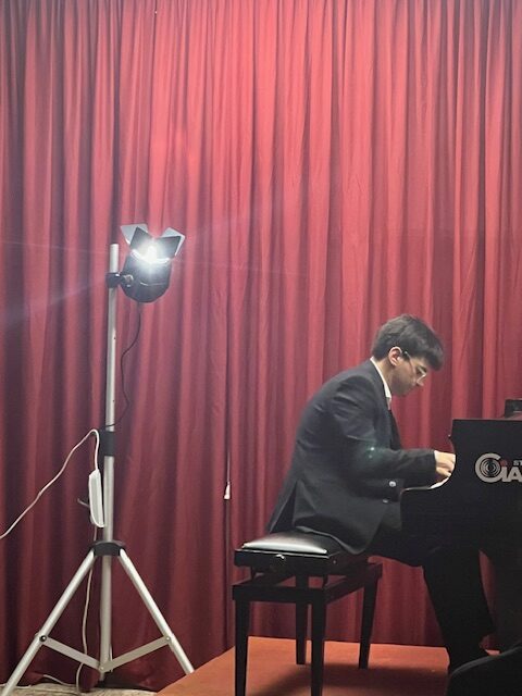 IMG_9752-rotated Sabato 24 maggio si è esibito il giovane pianista virtuoso Antonio Sicuro